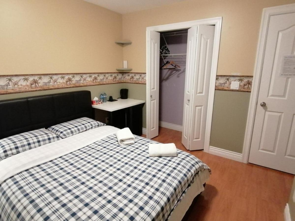 Three Kittens Guesthouse Бърнаби Екстериор снимка